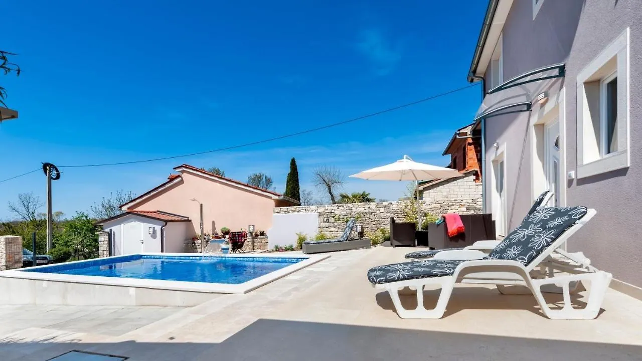 Villa Nina Žminj Pensión