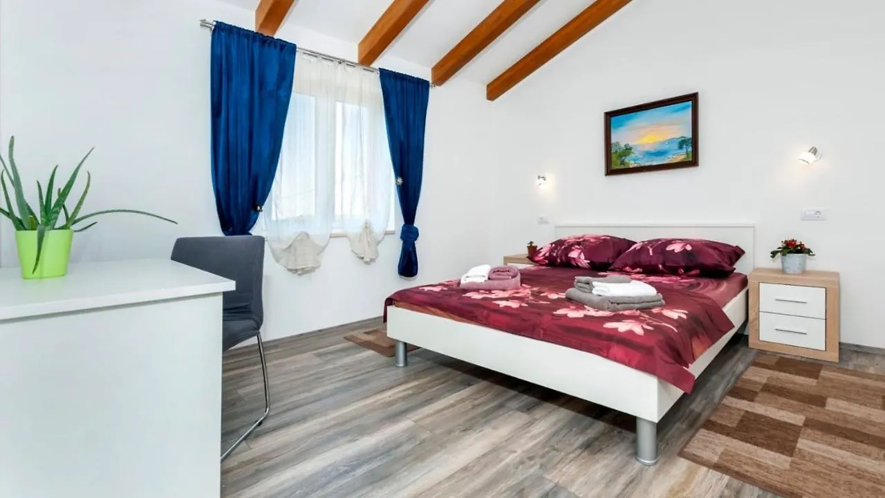 Villa Nina Žminj Pensión
